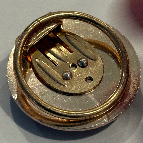 Vintage Western Germany Cameo Scarf Clip – 1" Round, Classical Lady Portrait - Picture 6 of 7